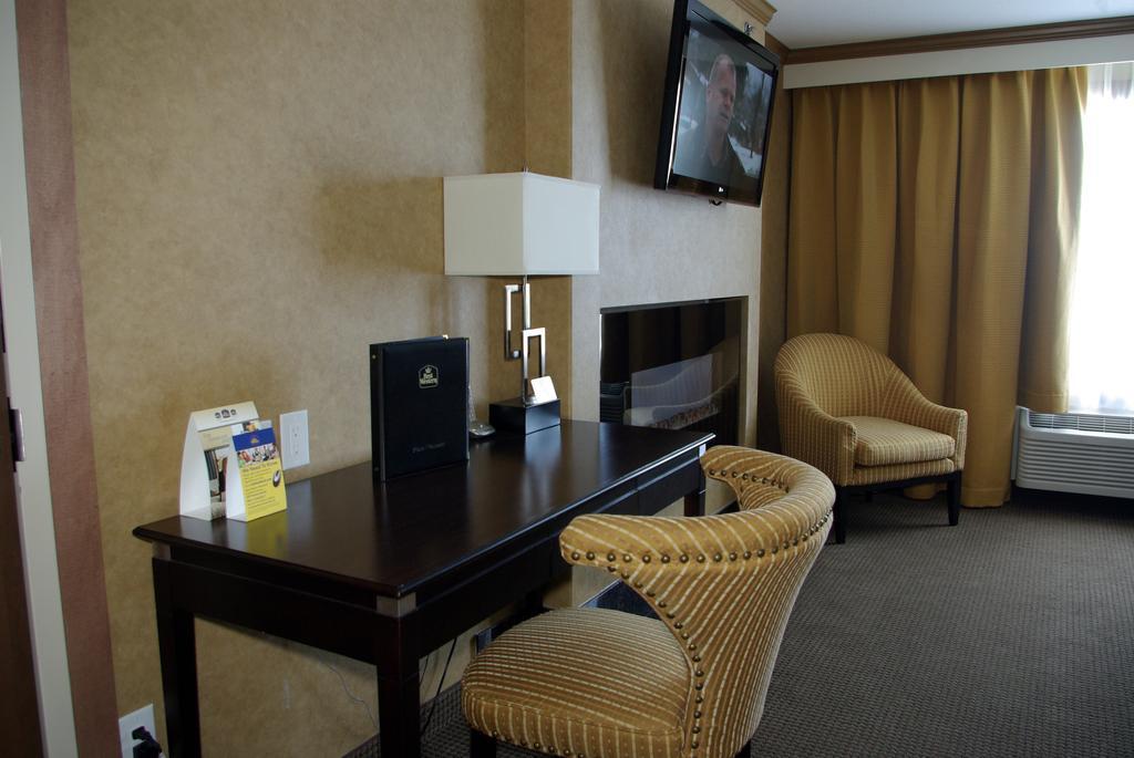 Camrose Resort Casino Habitación foto